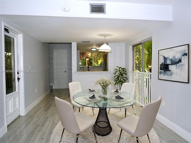 Foto del edificio - 1910 SW 17th Ave