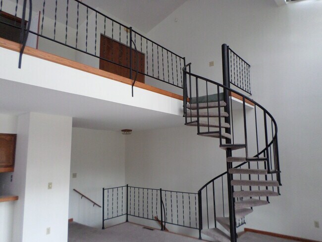Foto del edificio - One-of-a-kind 3Bed/2 Bath Condo in Belpre!