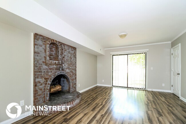 Foto del edificio - 4708 Wakewood Dr