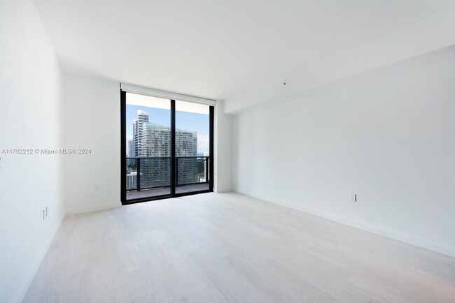 Foto del edificio - 45 SW 9th St