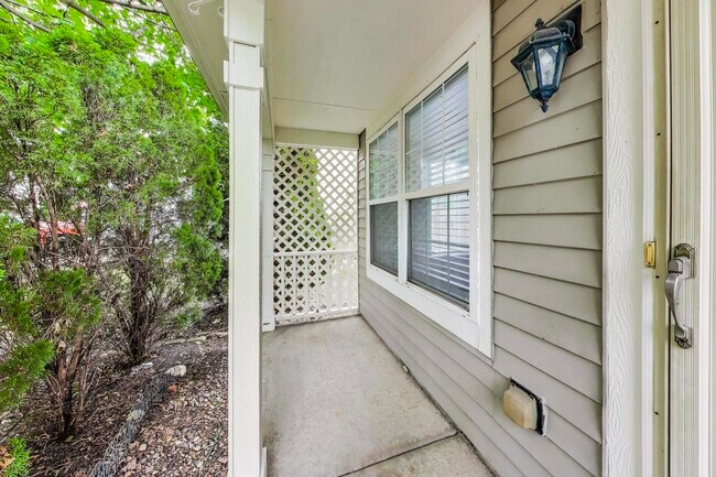 Foto del edificio - 2710 Glenwood Ct