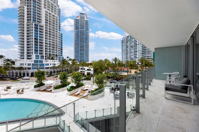 Building Photo - 1 Collins Ave
