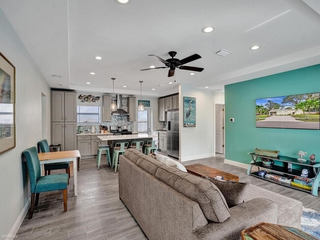 Foto del edificio - 3 br, 2 bath House - 937 SW 17th St