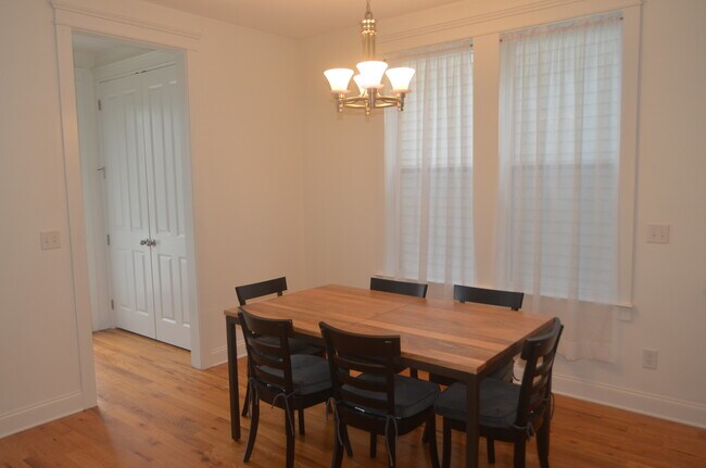 Building Photo - 1207 Appling Dr