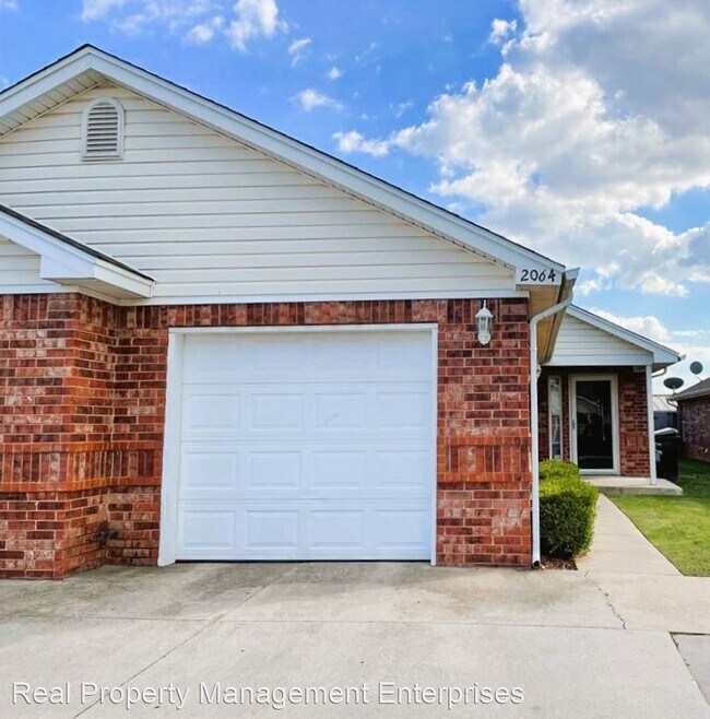 Foto del edificio - 3 br, 2 bath House - 2064 24th Ave SE