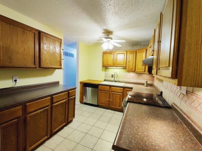 Kitchen Dining Entrance - 3291 Bristol Hall Dr