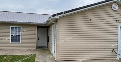 Building Photo - 102 Olivia Dr