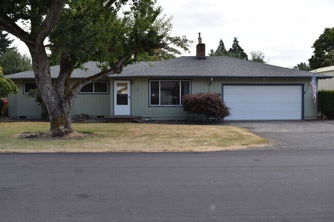 Building Photo - 3-Bedroom Home Near Santiam River!