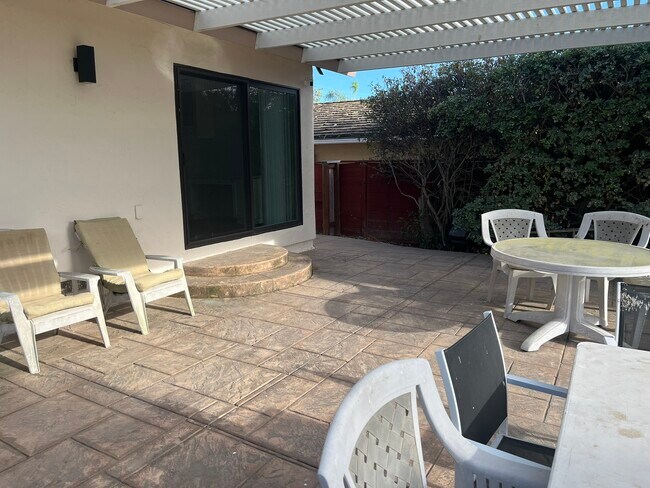 Building Photo - 5656 Soledad Rd