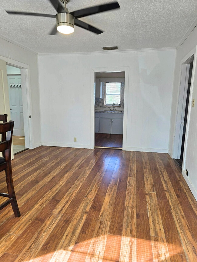 Building Photo - 315 Avenue J