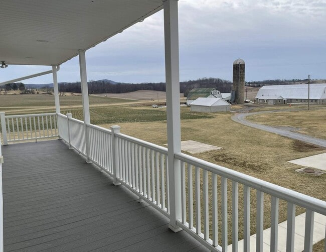 Building Photo - 2553 Buckeystown Pike