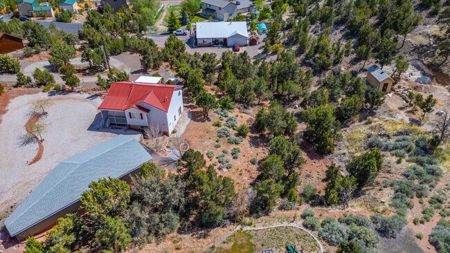 Building Photo - 328 Hillcrest Cir