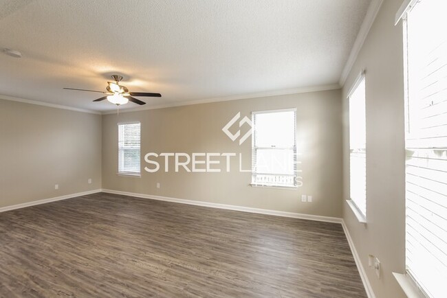 Building Photo - REDUCED! - Now offering $1000 off first fu...