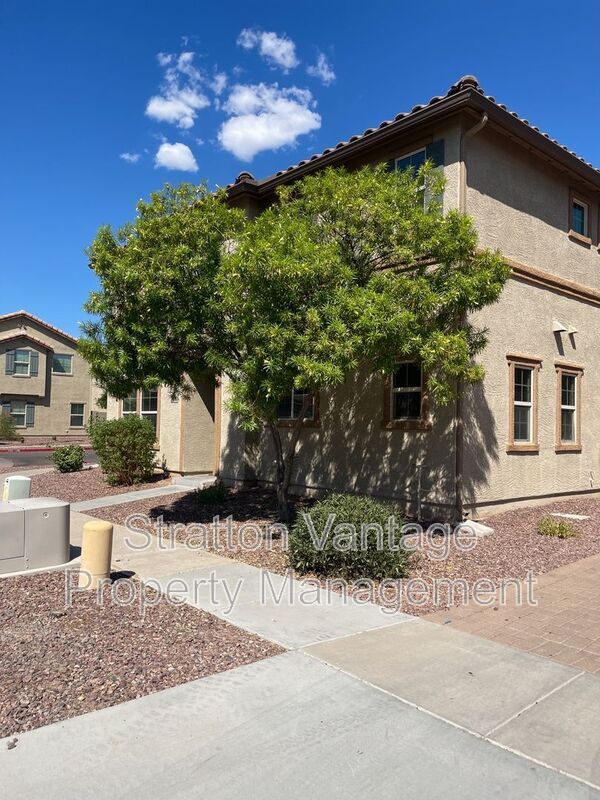 Foto principal - 523 N Ranger Trail