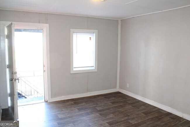 Foto del edificio - 700 Neal St NW