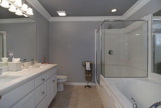 Building Photo - 952 Shandrew Dr
