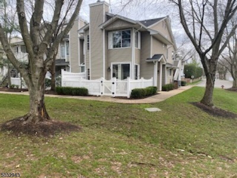 Primary Photo - 17 Crestmont Rd