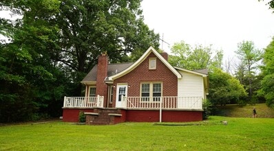 Building Photo - 363 Corban Ave SE