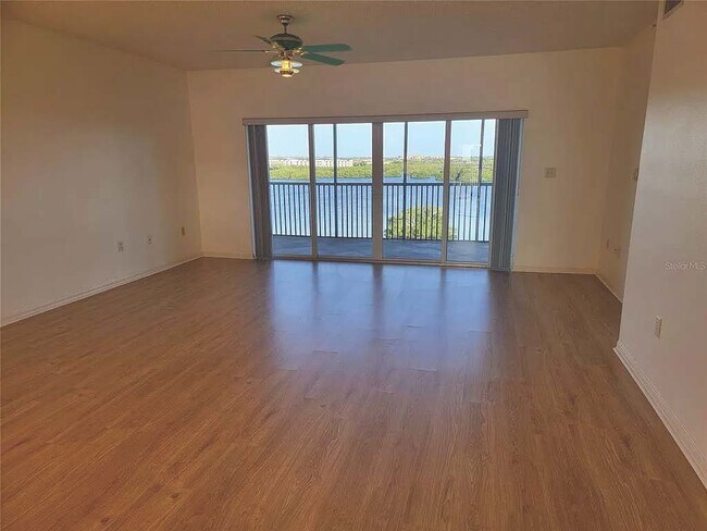Living Room & Patio - 6495 Shoreline Dr