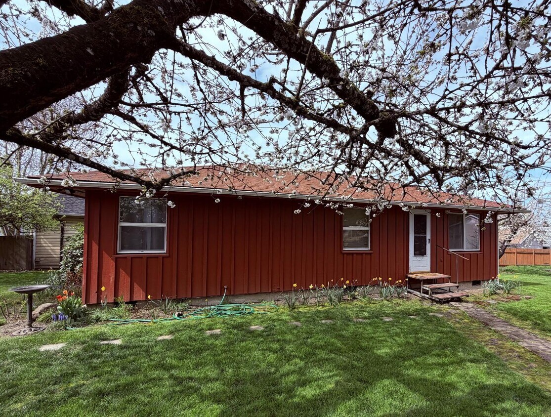 Foto del edificio - 31545 NW Hillcrest St