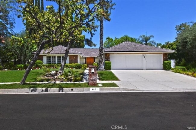 Building Photo - 4061 Falling Leaf Dr