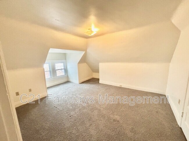 Foto del edificio - 703 Brookline Blvd