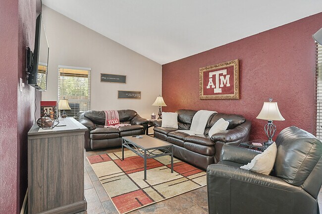 Building Photo - 1409 Clement Ct