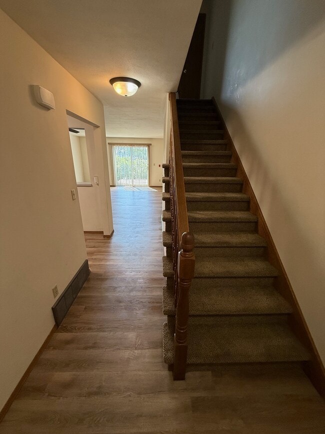 Building Photo - N1531 Fawn Ridge Dr