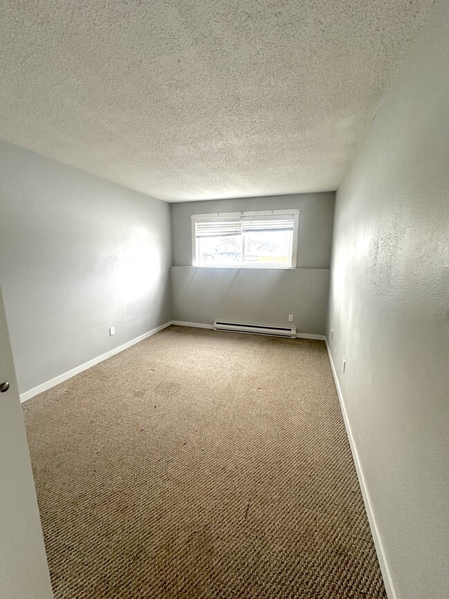 Building Photo - 4280 Quentin Ave