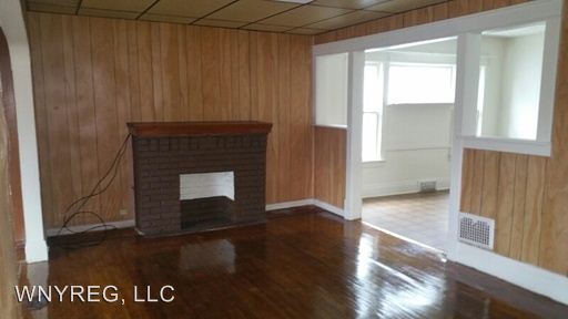 Building Photo - 156 Hewitt Ave