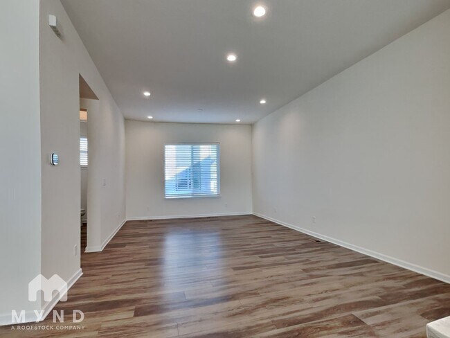 Foto del edificio - 5094 Ward Rd