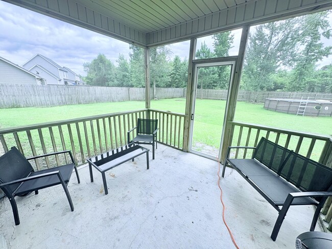 Foto del edificio - 219 Hidden Oaks Dr
