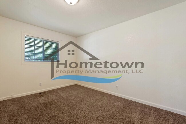 Foto del edificio - 1468 E Burnham Ave