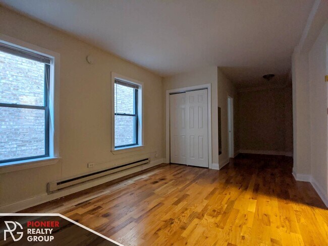 Foto del edificio - 1335 N Dearborn St