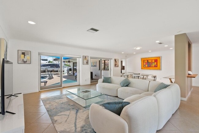 Foto del edificio - 3080 NE 43rd St