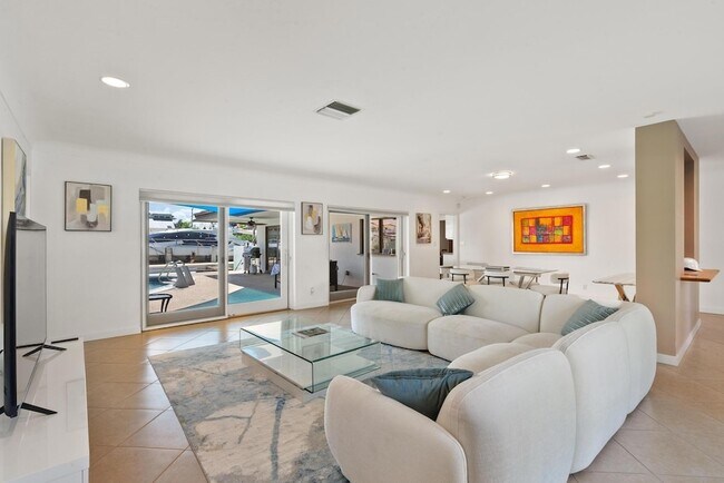 Photo - 3080 NE 43rd St House