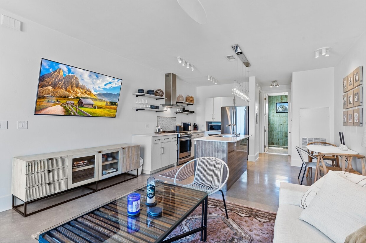 Primary Photo - 510 All Saints St