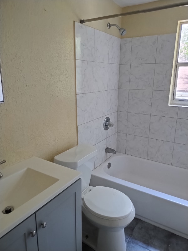 Building Photo - 1231 Mc Conihe St