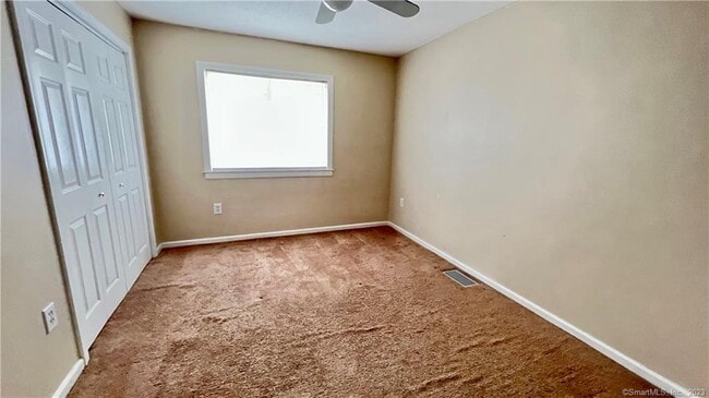 Building Photo - 25 Farmington Meadow Dr