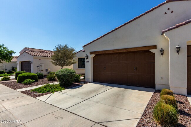 Foto del edificio - 14200 W Village Pkwy