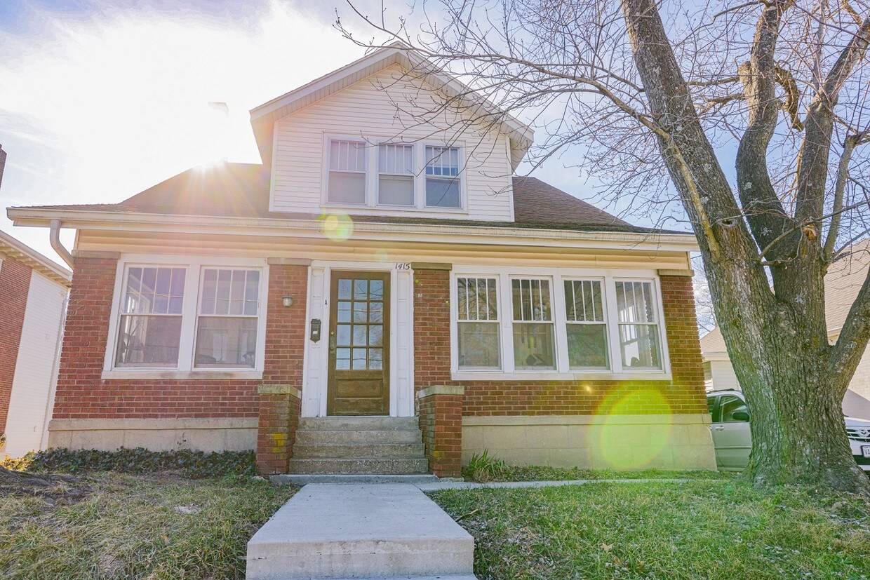 Primary Photo - 1415 W Main St