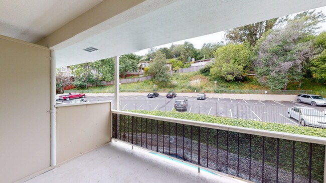 Building Photo - 1823 Lincoln Ave