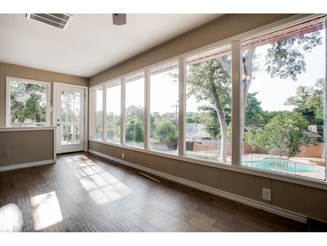 Building Photo - 2518 Bridal Wreath Ln