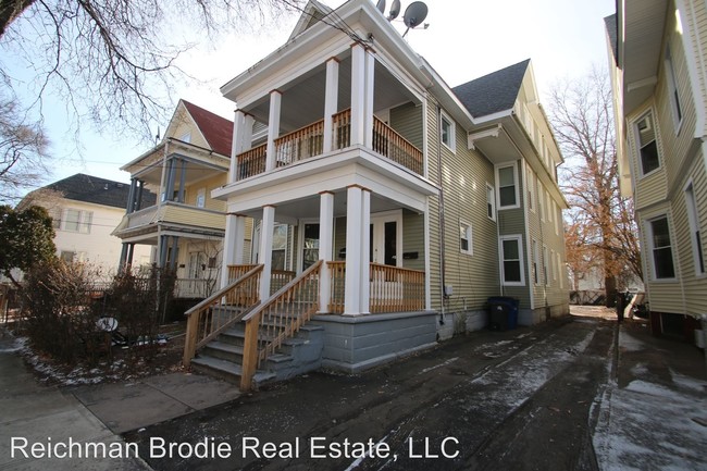 Building Photo - 146 Gilbert Ave