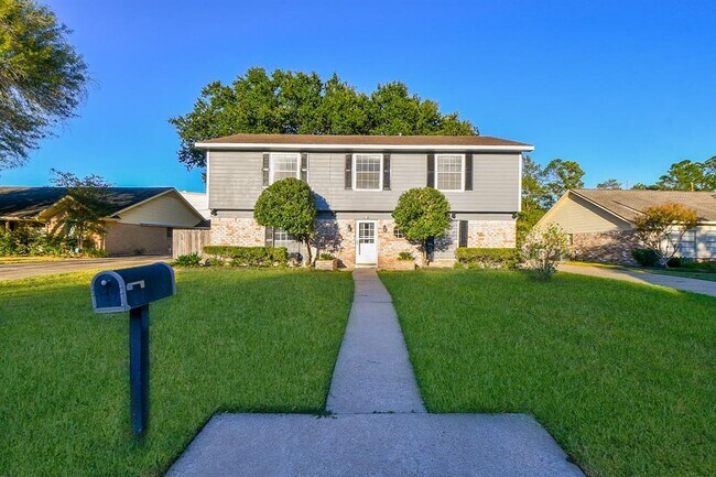 Building Photo - 7310 Ridge Oak Dr