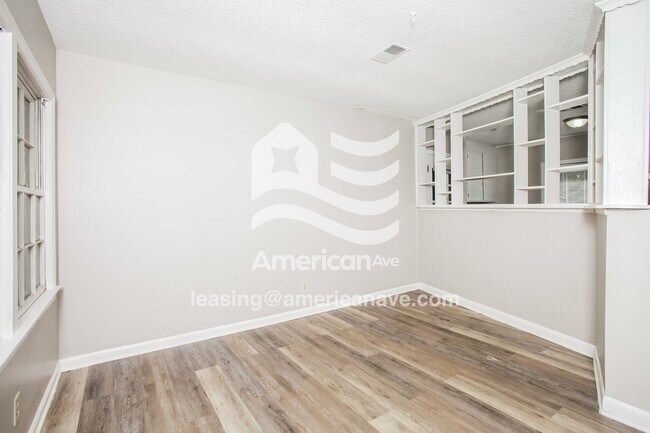 Foto del edificio - 4633 Corbett St