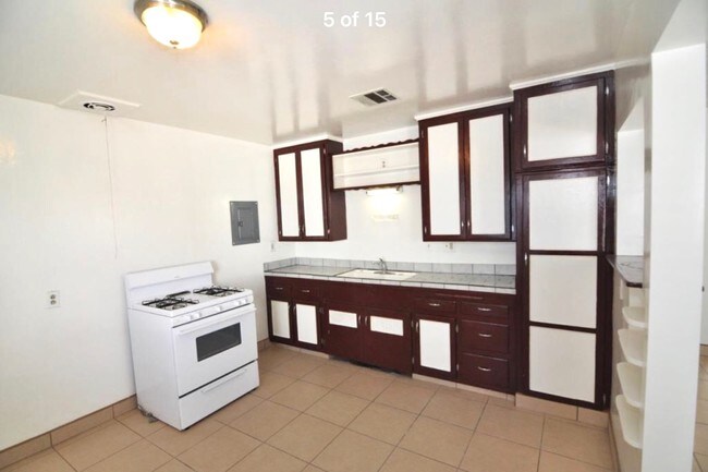 Building Photo - 1956 N Parish Pl