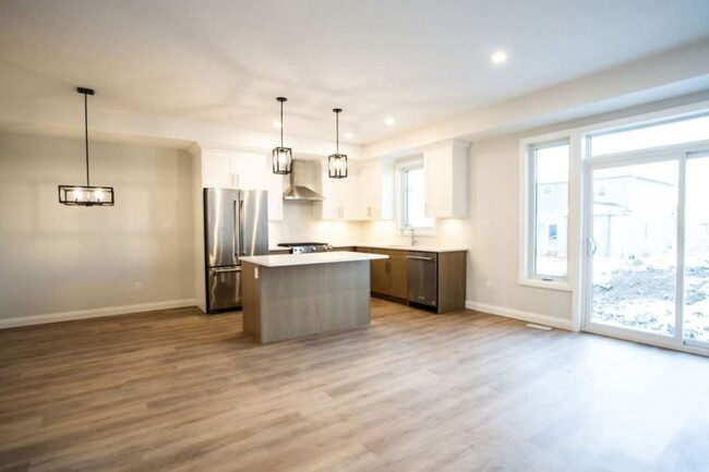 Photo du bâtiment - Ilderton Townhome for RENT!   AVAIL Now! 3...