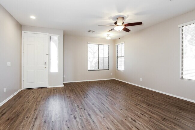 Building Photo - 11721 W Daley Ln