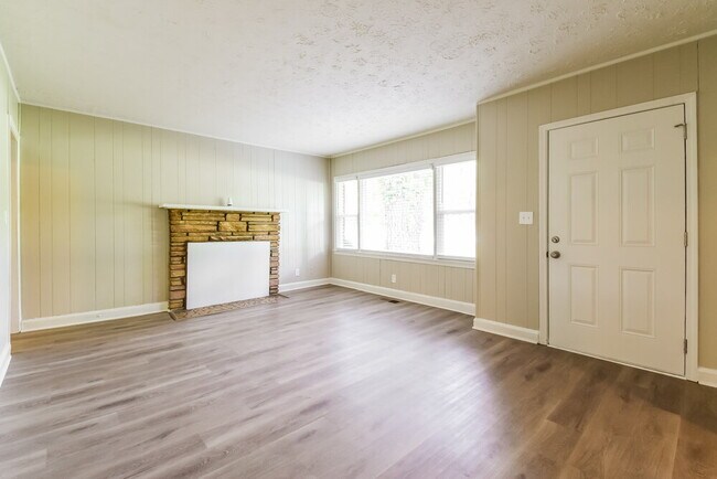 Foto del edificio - 1380 Bolton Rd NW